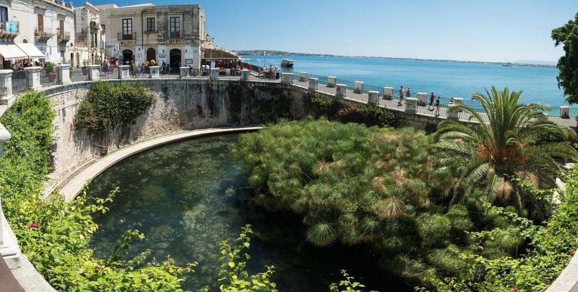 דירות סירקוזה Terrazza Dei Mori - Seaview Terrace In Ortigia מראה חיצוני תמונה